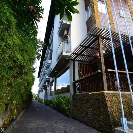 Rhadana Hotel