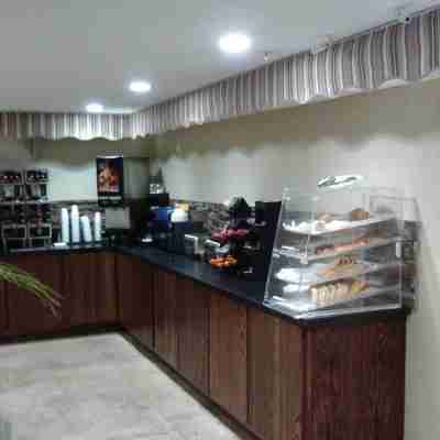 5th Avenue Inn & Suites Dining/Meeting Rooms