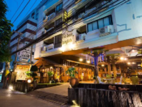 True Siam Phayathai Hotel Hotels near CrewAcademy
