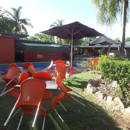 Motel Oasis Отели в г. Кингарой