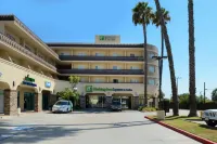 Holiday Inn Express & Suites Pasadena - Los Angeles