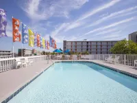 The Spinnaker Hotels near Old Pro Golf