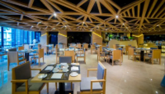 阿拉納芽莊海灘飯店