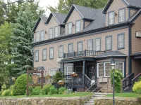 Sea Rose Suites Hotels near Ogunquit Memorial Library