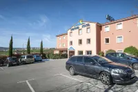 Ibis Budget Millau Viaduc - parking