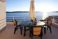 Seafront Luxury Apartments Fun