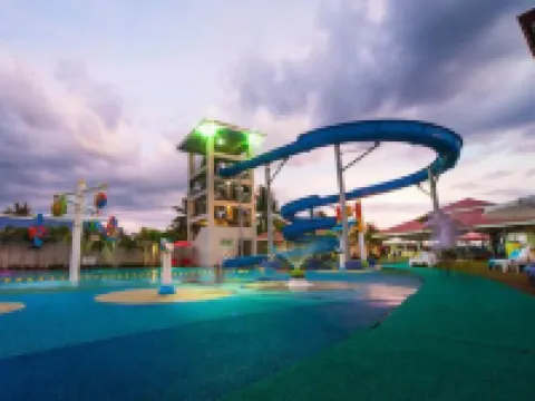 CML ビーチ リゾート & ウォーター パーク レメリーのホテル