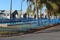 Central Tourist Park - piscina