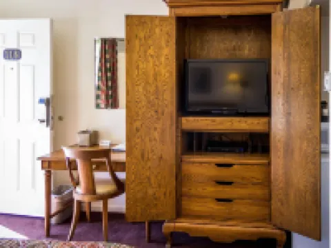 Charm Motel & Suites Hotels in Burney