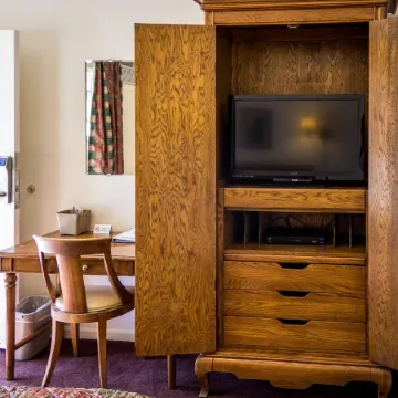 Charm Motel & Suites