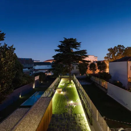 Baumhaus Serviced Living - Art & Design Apartments Отели в г. Седофейта