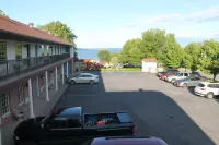 Leisure Inn - parking