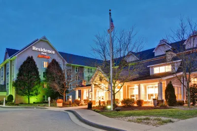 摩根敦醫療中心區Residence Inn 飯店 Don Knotts Statue附近的飯店