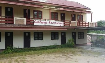 Sea Breeze Backpacker Hostel - Adults Only