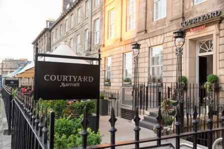 Courtyard by Marriott Edinburgh Отели рядом с достопримечательностью «Университет Эдинбург»