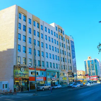 City Rose Hotel Suites Отели рядом с достопримечательностью «Детский музей»
