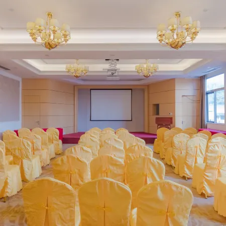 Vienna Hotel (Jiangmen Heshan Bus Terminal Branch)