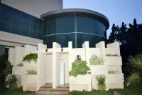 Boulevard 9 Luxury Resort & Spa Hotels in Nadiad