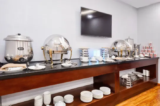 Mercury Boutique Hotel & Apartment Da Nang Отели рядом с достопримечательностью «Da Nang Museum»