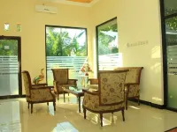 Hotel Sinar Harapan Hotels in Kademangan