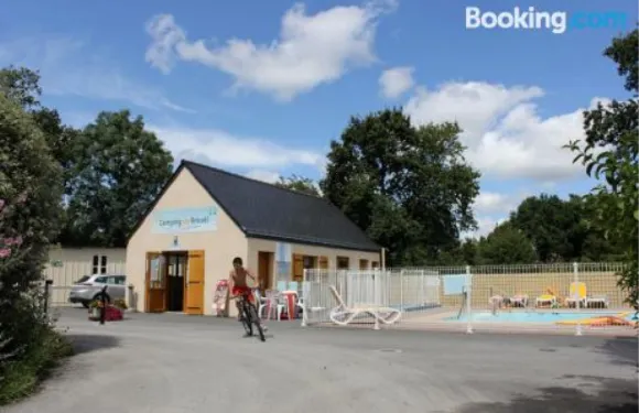 布魯瑟露營酒店