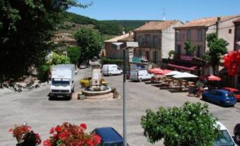 Hotel Restaurant la Calade - Housity