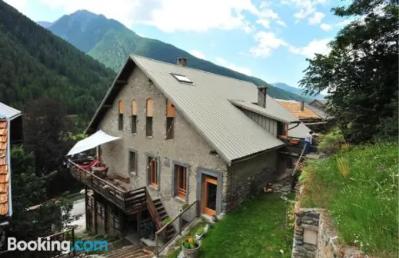 雅克艾文莉酒店