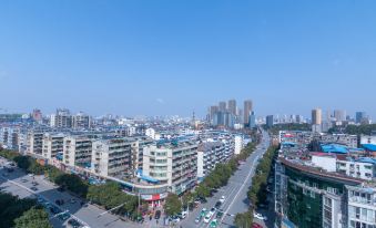 Metropolo Jinjiang Hotel (Jiujiang Happy City Jiulong Street)