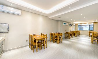 Superior Hotel (Ziyuan Bus Station)