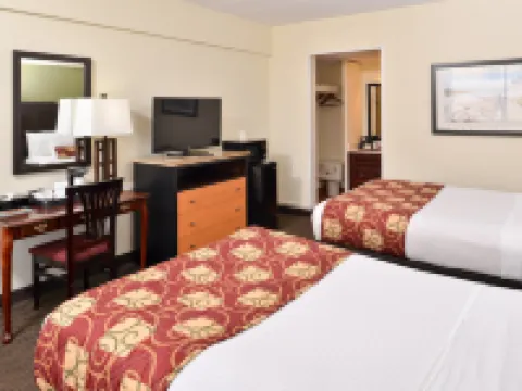 โรงแรมชัวร์สเตย์ บาย เบสท์เวสเทิร์น เวอร์จิเนีย บีช รอยัล คลิปเปอร์ โรงแรมในเวอร์จิเนียบีช