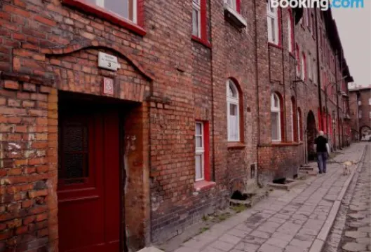 卡託維茨- 尼基肖維茲公寓