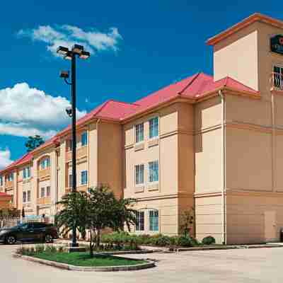 La Quinta Inn & Suites by Wyndham Slidell North Shore Hotel Exterior