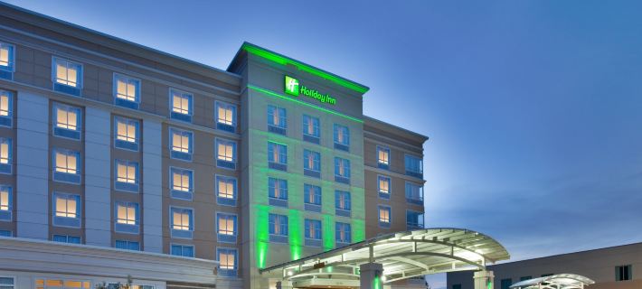 Holiday Inn 堪薩斯城機場 梅酒店