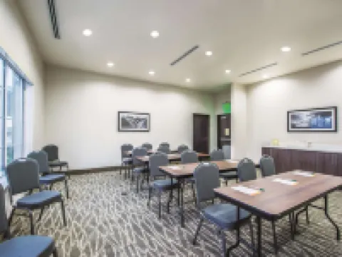 La Quinta Inn & Suites by Wyndham Enid Hotels in Enid