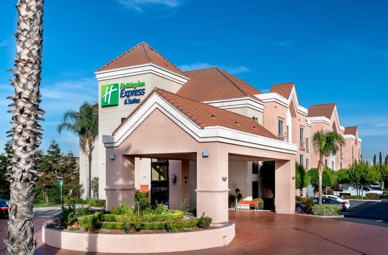 Holiday Inn Express & Suites Lathrop by IHG