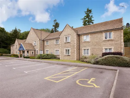 Travelodge Cirencester Отели в г. Страттон
