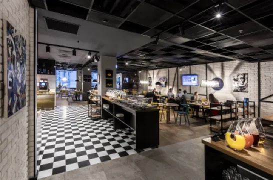 Pentahotel Moscow Arbat (Пента Новый Арбат) Отели рядом с достопримечательностью «Государственный исторический музей»