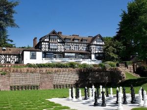 The Manor Elstree