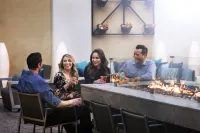 Fullerton Marriott at California State University - bar