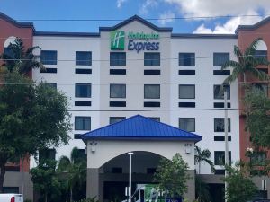 Holiday Inn Express & Suites Fort Lauderdale Airport West