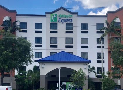 Holiday Inn Express & Suites Fort Lauderdale Airport West