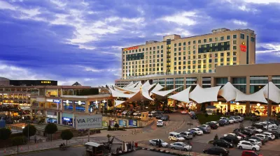 Crowne Plaza Istanbul - Asia Отели рядом с достопримечательностью «Anafartalar Imam and Preacher Middle School»