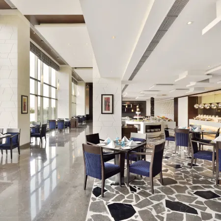 Radisson Blu Pune Hinjawadi Отели рядом с достопримечательностью «Стадион «Балевади»»