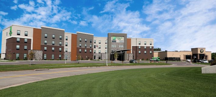 Holiday Inn & Suites SIOUX FALLS - AIRPORT by IHG Hotels in Sioux Falls
