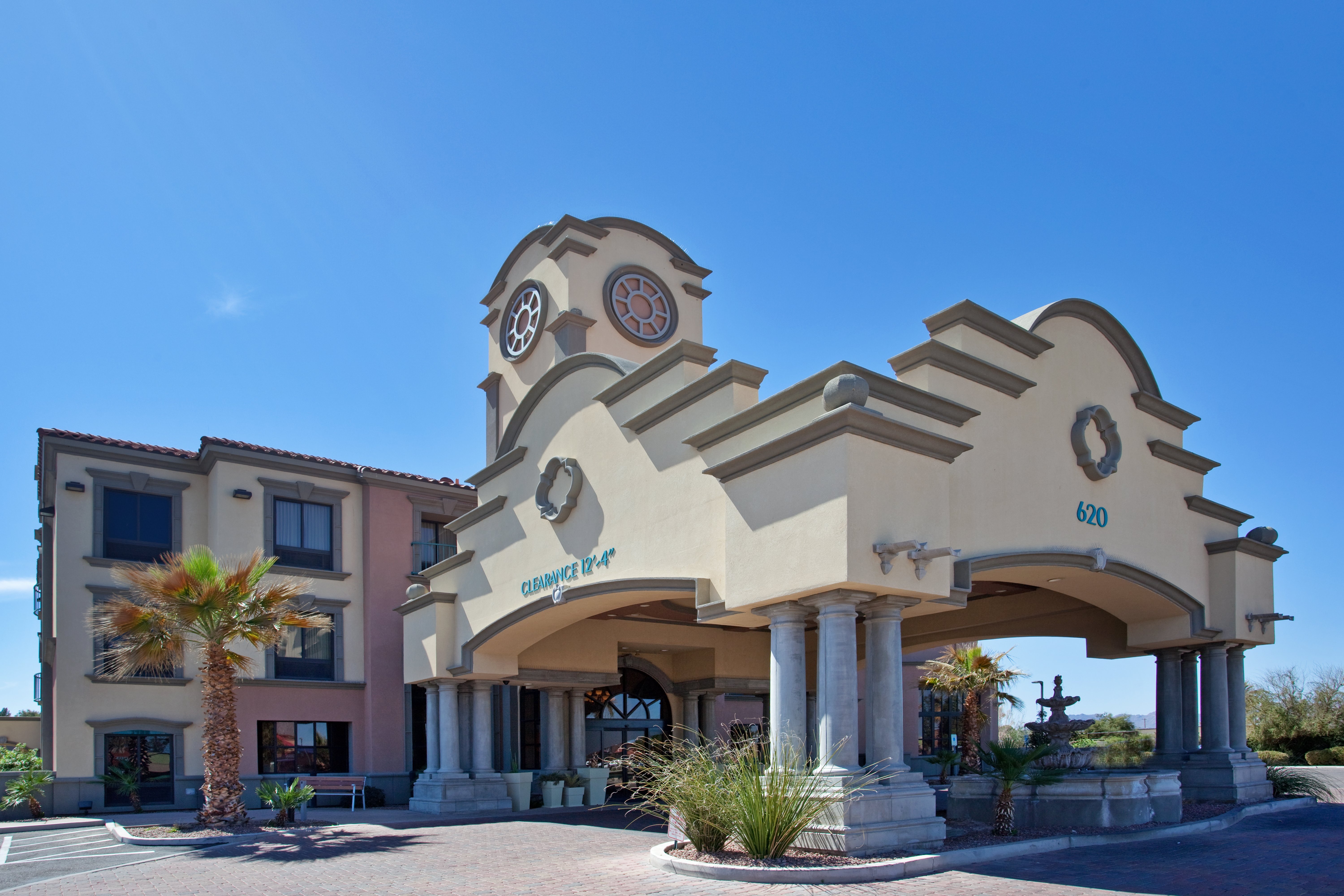 Holiday Inn Express & Suites Tucson Mall