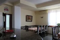 佐拉飯店 - 機場接送