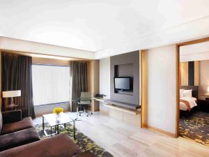 Holiday Inn New Delhi Mayur Vihar Noida, an IHG Hotel