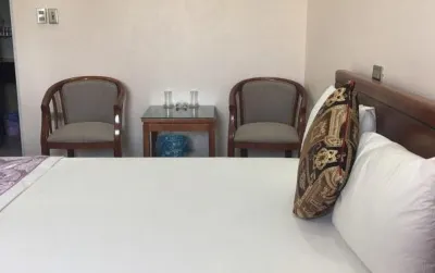 Ha An Hotel Các khách sạn gần Trung tâm điện tử dân dụng Văn Cúc