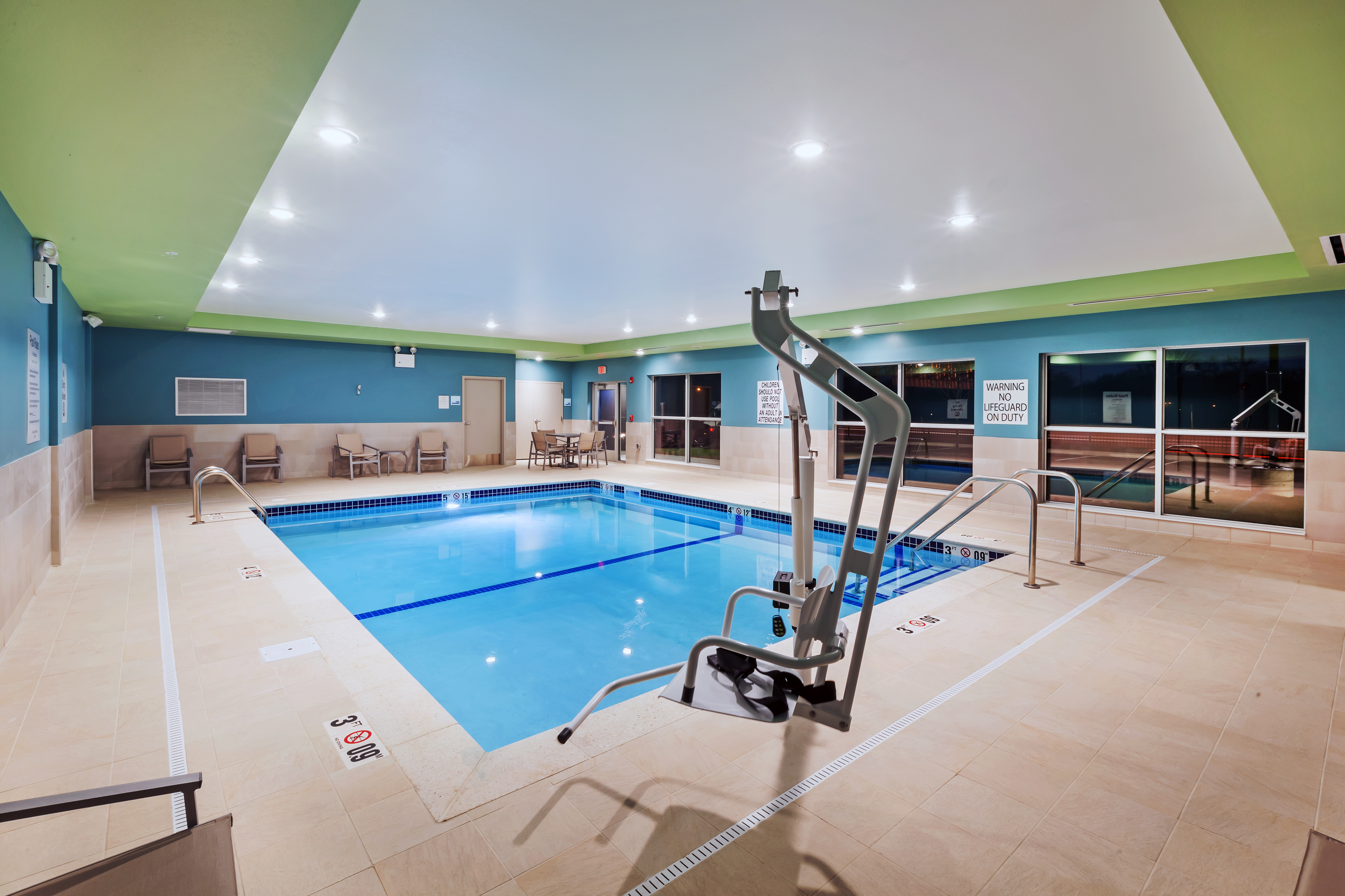 Holiday Inn Express & Suites Lenexa - Overland Park Area, an Ihg Hotel