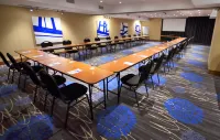 Holiday Inn Express & Suites Saint - Hyacinthe Hôtels à : Saint-Hyacinthe